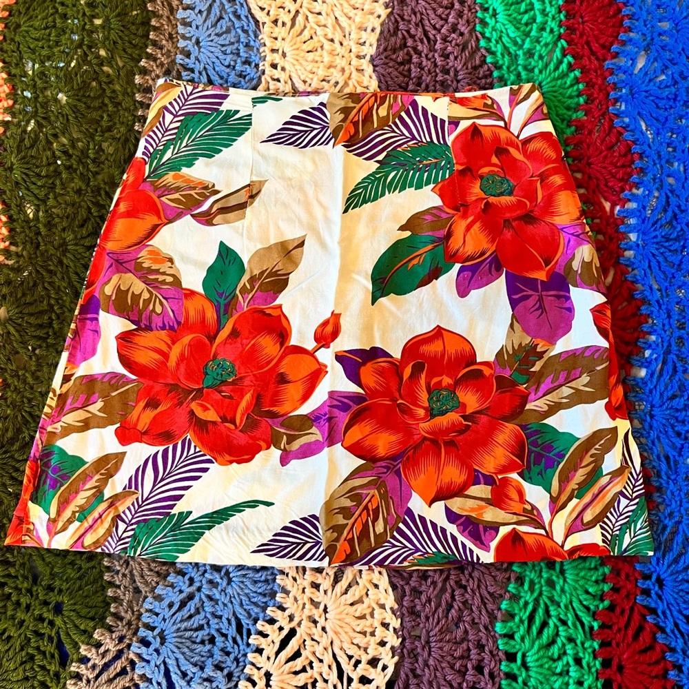 Tropical Floral Printed Mini Skirt 🌺